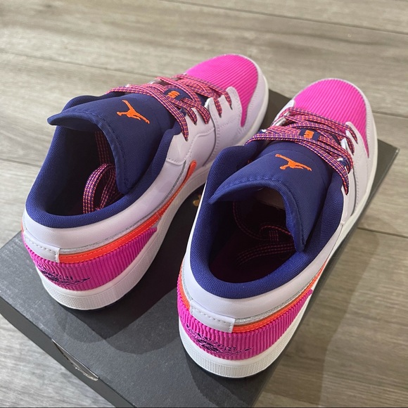 💜💕Air Jordan 1 Low GS 🍇 Barely Grape 💕💜 - Picture 8 of 8